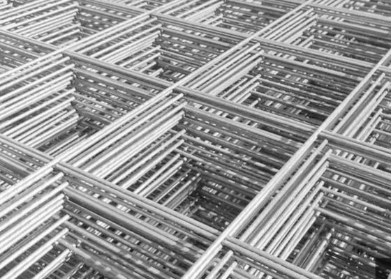 गैल्वेनाइज्ड स्टील 1.0 मिमी वेल्डेड वायर मेष पैनल आसान स्थापना के लिए 50x50 मिमी छेद आकार के साथ