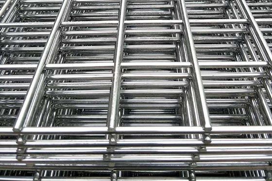 Q195 वेल्डेड वायर मेष पैनल कम कार्बन स्टील स्क्वायर या आयताकार छेद आकार