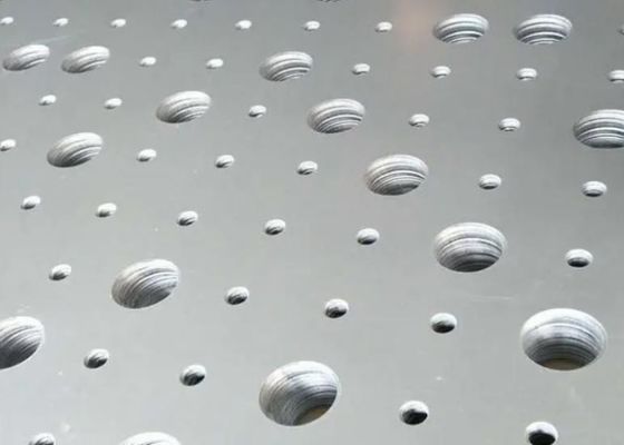 0.2mm-10mm मोटाई स्टेनलेस स्टील छिद्रित धातु शीट औद्योगिक उपकरण और फिल्टर के लिए कस्टम छेद पैटर्न के साथ