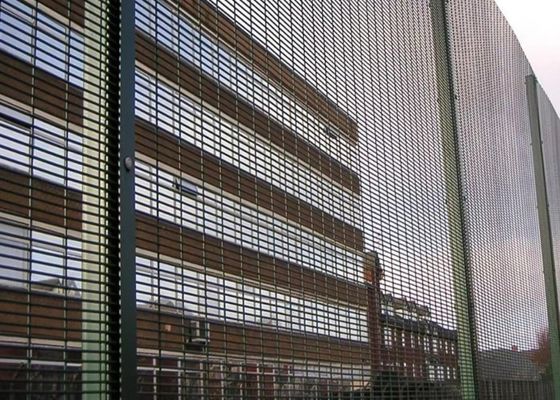 8# 358 एंटी क्लाइम्ब वायर मेश 13x75mm होल गैल्वेनाइज्ड वेल्ड मेश शीट जंग प्रतिरोध