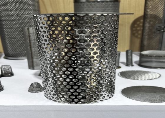 औद्योगिक फ़िल्टरिंग आवश्यकताओं के लिए तकनीकी छिद्रित फ़िल्टर स्क्रीन जाल